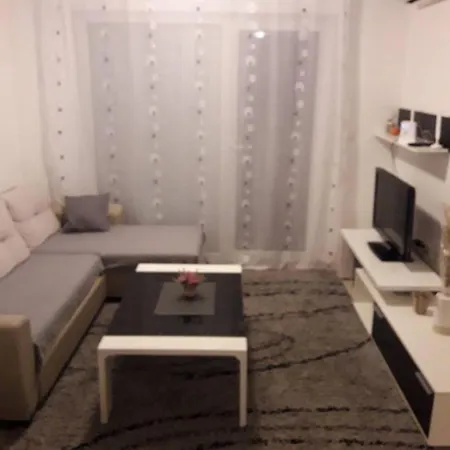 Aurora Apartment *
